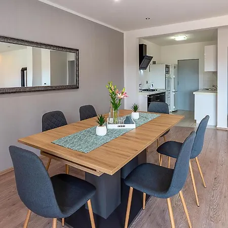 Cozy In With Kitchen * Pula